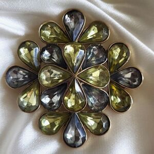 Vintage LC Signed Flower Brooch – 1960s Glam Statement Pin💛💎